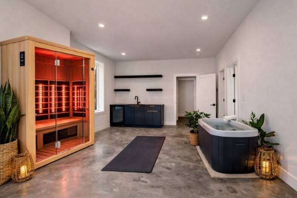 Sauna & Wellness Room